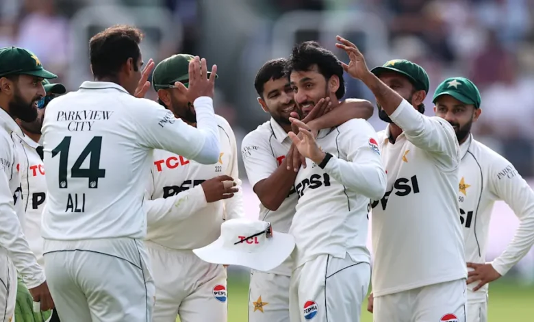 Pakistan vs England टेस्ट में मोहम्मद अब्बास और पाकिस्तानी गेंदबाजों का शानदार प्रदर्शन