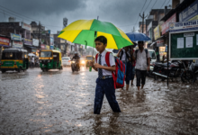 monsoon Monsoon School Holiday 2026: भारी बारिश का कहर! UP, बंगाल से ओडिशा तक स्कूलों की छुट्टी पर आया बड़ा अपडेट