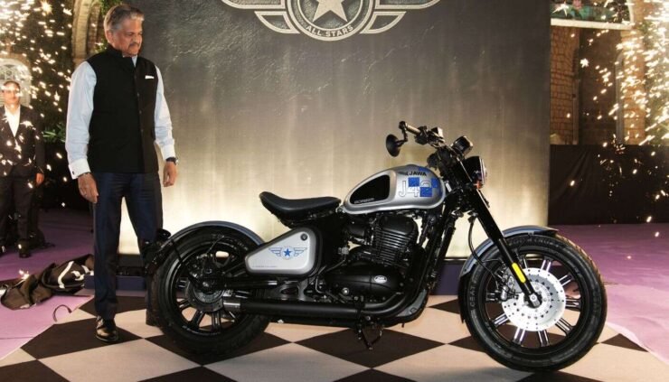Jawa All Stars 42 Bobber नए रंग और चेकर्ड ग्राफिक्स के साथ